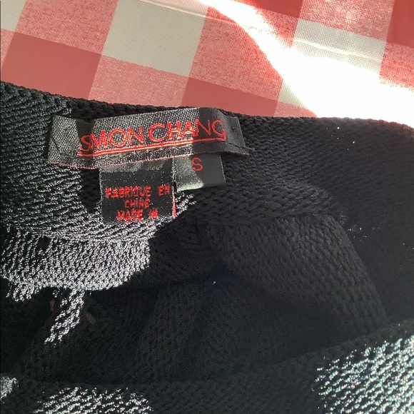 Beautiful short sleeved Simon Chang sweater. - Picture 6 of 6